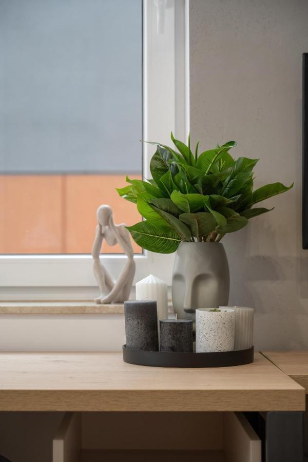 Trendy Studios With Home Office Near Wroclaw Main Station By Noclegi Renters Eksteriør billede