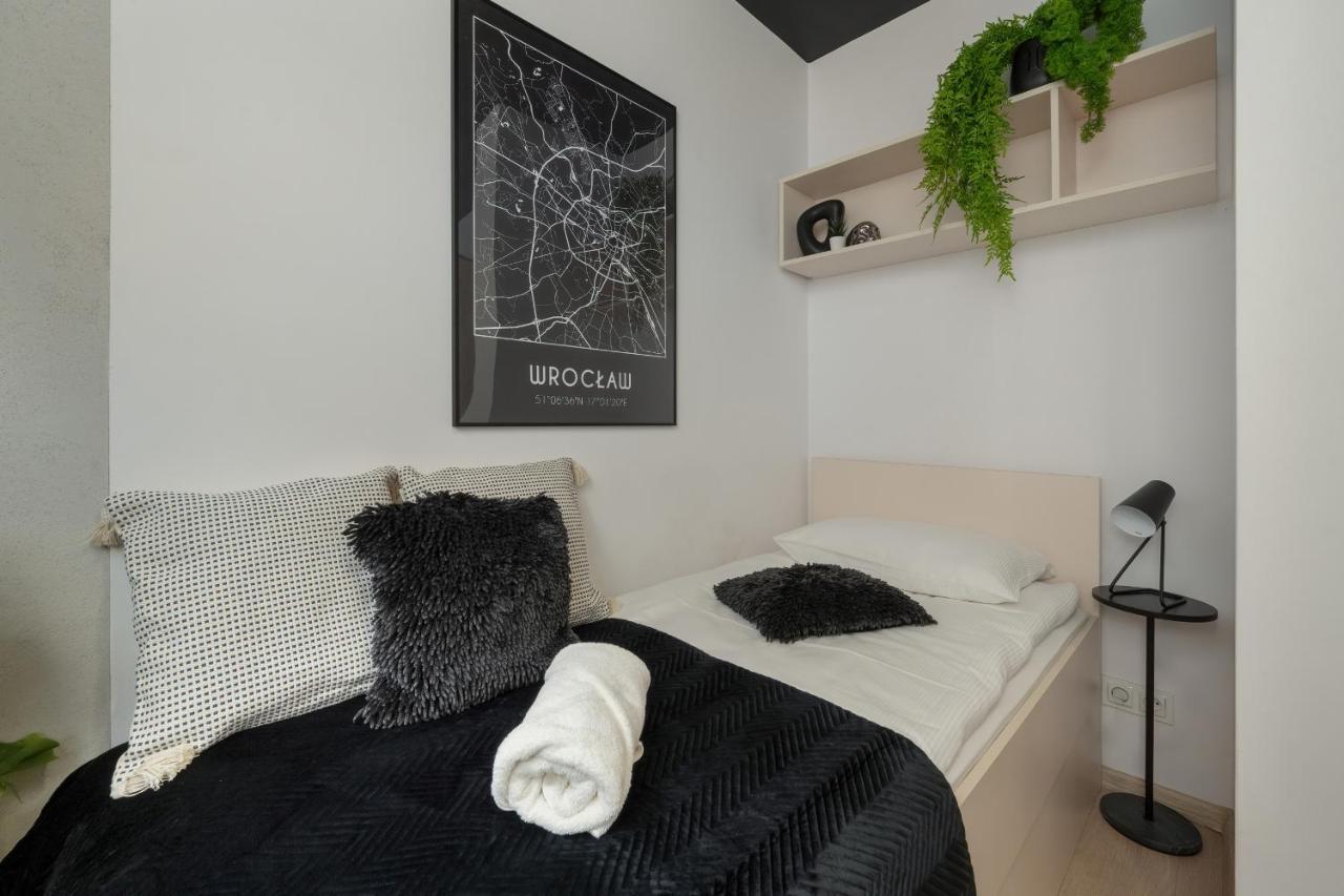Trendy Studios With Home Office Near Wroclaw Main Station By Noclegi Renters Eksteriør billede