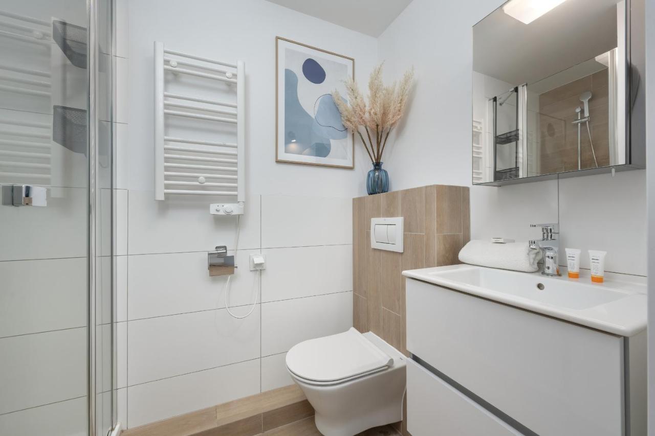 Trendy Studios With Home Office Near Wroclaw Main Station By Noclegi Renters Eksteriør billede